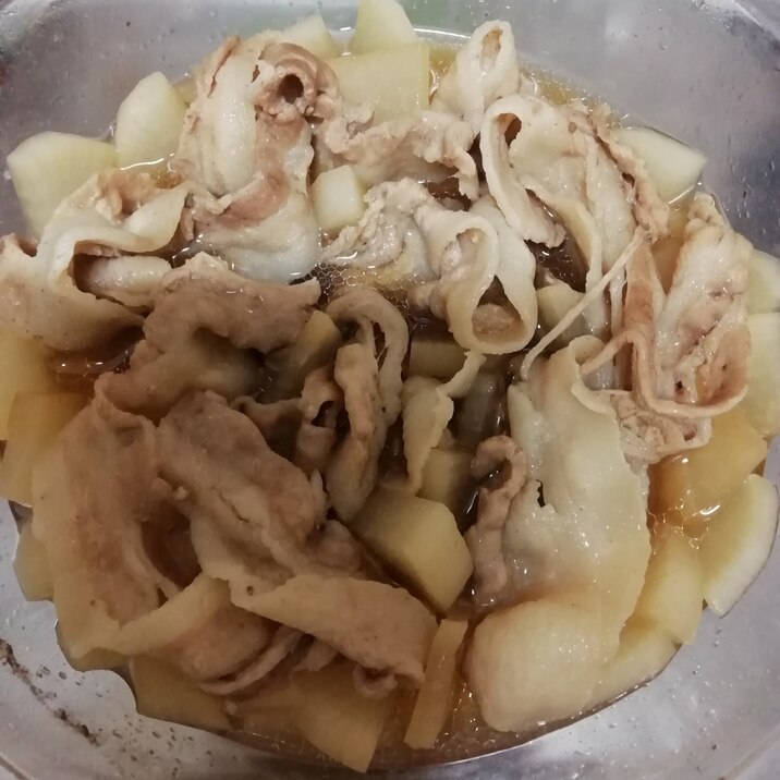 大根と豚バラ肉の煮物